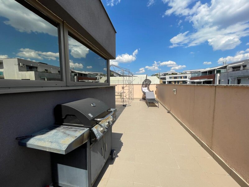Nordului, apartament cu 5 camere si terasa spatioasa + 2 locuri de parcare